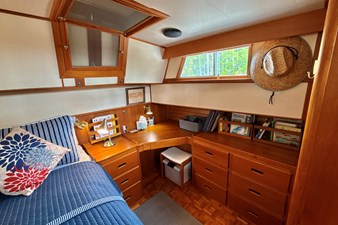 TUMBLEWEED 17 Aft Desk