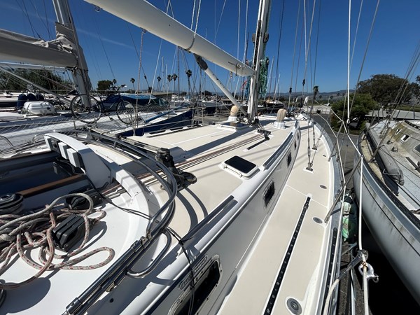 Pacific-Seacraft-40-2002 Forward Deck