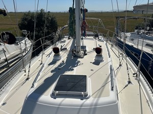PALOMA 7 Pacific-Seacraft-40-2002 Cabin Top looking Aft