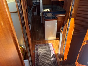 PALOMA 14 Pacific-Seacraft-40-2002 Entry to Salon