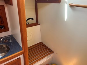 PALOMA 16 Pacific-Seacraft-40-2002 Aft Shower