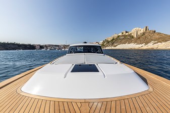 AD ASTRA 60 14 Bow sunbed