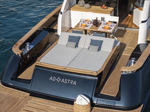 AD ASTRA 60 5 Main deck aft sunbed
