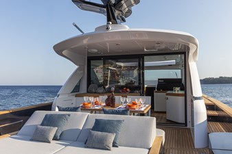 AD ASTRA 60 4 Main deck outdoor dining