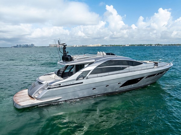 CRASH - Yacht zu verkaufen