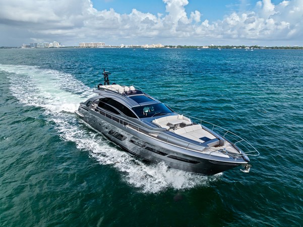 CRASH - Yacht zu verkaufen