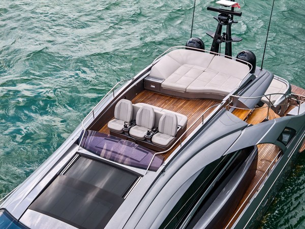 CRASH - Yacht zu verkaufen