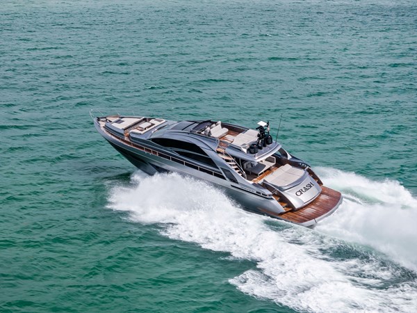 CRASH - Yacht zu verkaufen