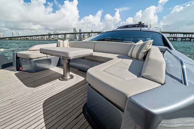 CRASH - Yacht zu verkaufen