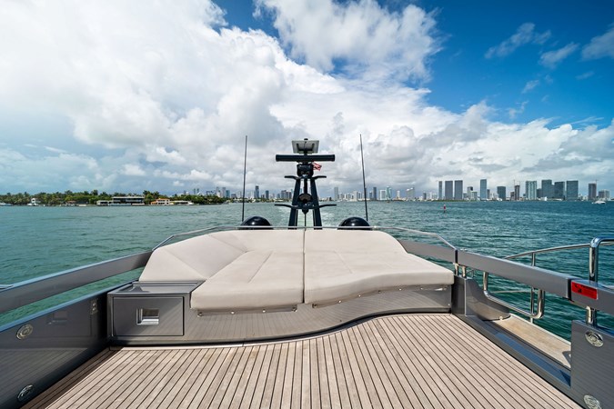 CRASH - Yacht zu verkaufen