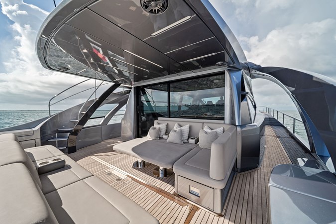 CRASH - Yacht zu verkaufen