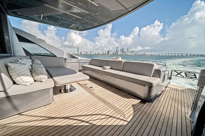 CRASH - Yacht zu verkaufen