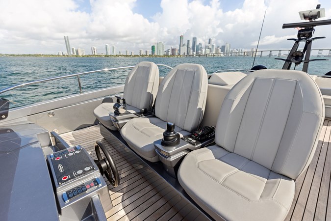 CRASH - Yacht zu verkaufen