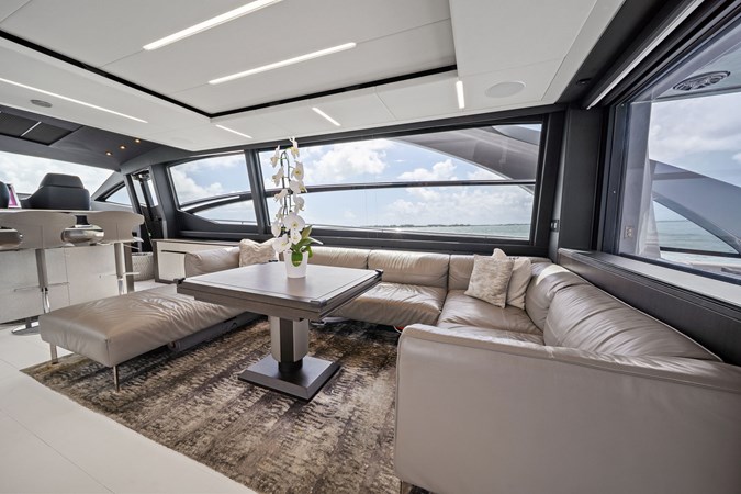 CRASH - Yacht zu verkaufen
