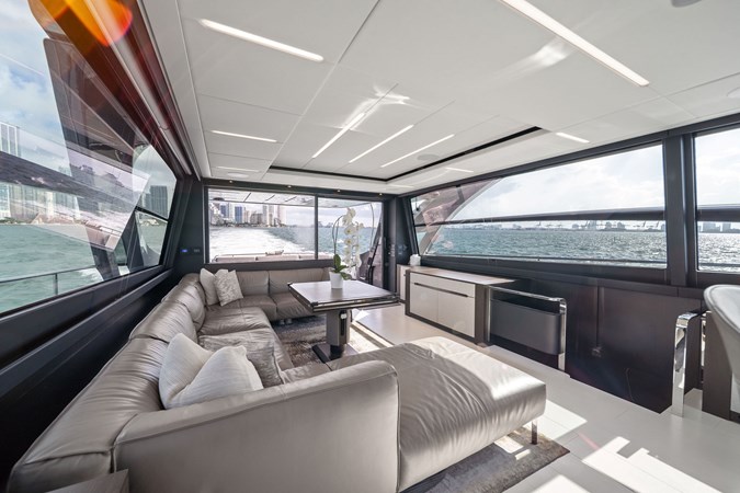 CRASH - Yacht zu verkaufen