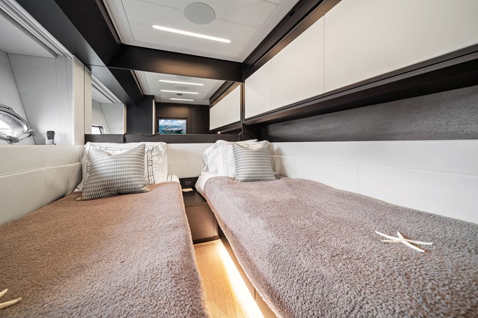 CRASH - Yacht zu verkaufen