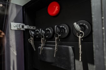 QUATTRO CAVALLI 14 