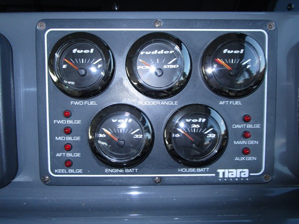 Helm detail 2