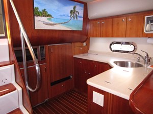 ENDLESS SUMMER 6 Galley aft to port