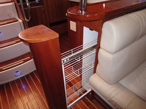 ENDLESS SUMMER 11 Pull out storage