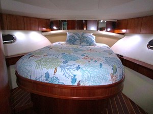ENDLESS SUMMER 16 Master cabin