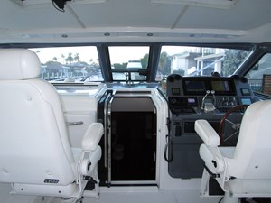 ENDLESS SUMMER 27 Helm deck