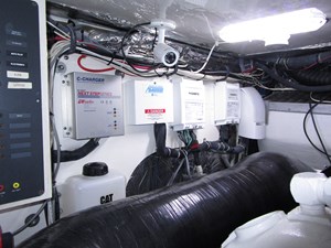 ENDLESS SUMMER 59 Forward engine room