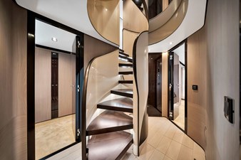 Azimut Grande 27 50 Lower deck Access