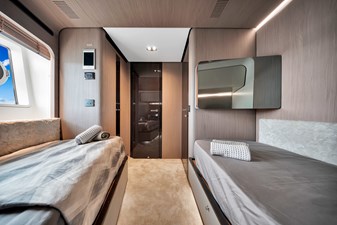 Azimut Grande 27 63 
