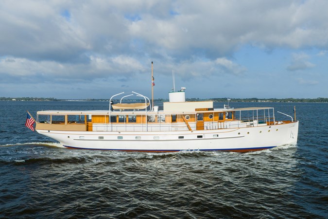 INNISFAIL - Yacht à vendre