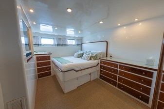 INNISFAIL 7 Owner's Stateroom