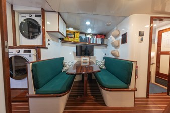 INNISFAIL 21 Crew Dinette