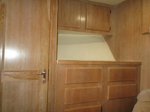 THIS OLD HATT 23 Forward Cabin to Port