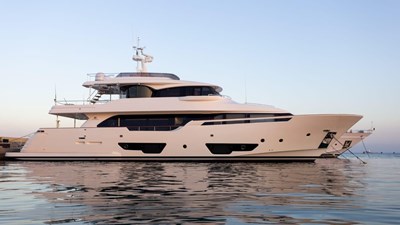 Custom Line Navetta 28 0 Off-Market Custom Line Navetta 28 (2016)