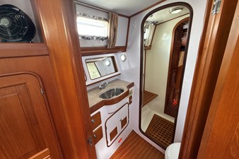 EMMI 19 Aft Head