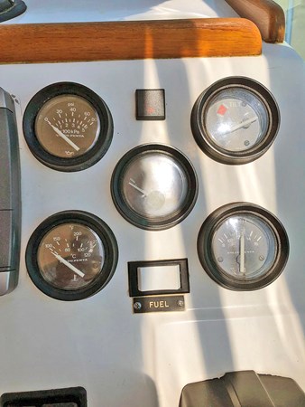 Helm Instruments