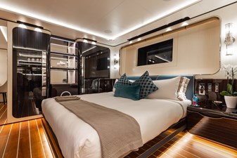 Daybreak 16 DAYBREAK - LOWER DECK VIP STATEROOM AFT