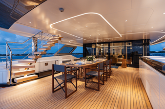 Daybreak 29 DAYBREAK - BRIDGE DECK DINING LOOKING AFT
