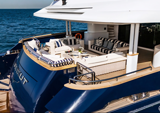 BURKUT 6 Main deck aft seating area