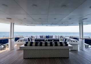 BURKUT 8 Main deck aft seating area