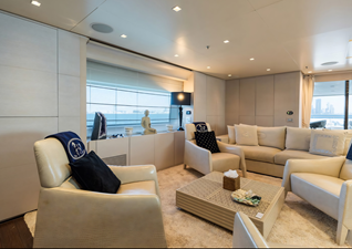 BURKUT 24 Sky lounge seating area
