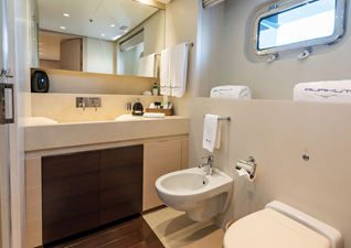BURKUT 44 Double cabin ensuite