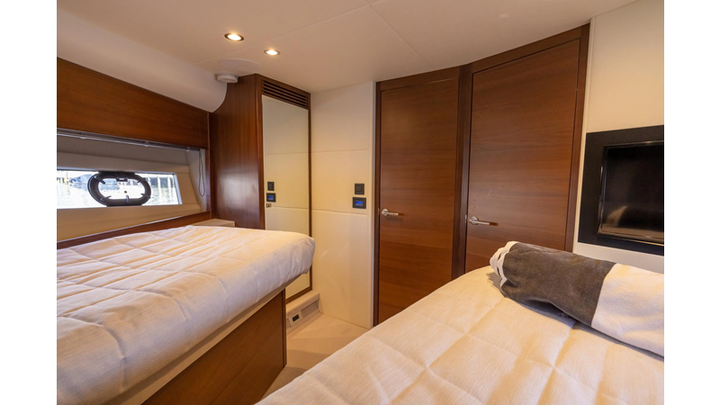 QUICK DECISION - Yacht for sale