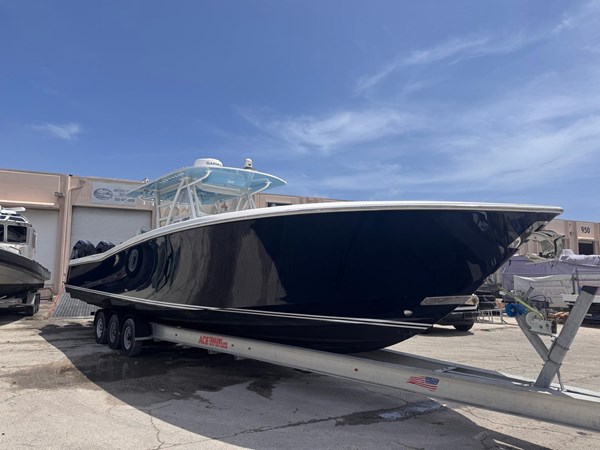 AMBITIOUS 42' Invincible 2019