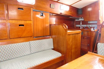 DAWNSEA 11 Salon Stbd Aft