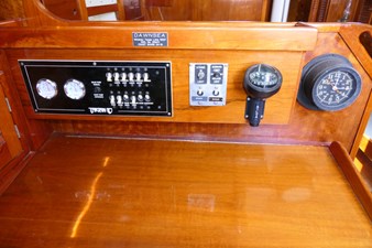 DAWNSEA 22 Nav Fwd