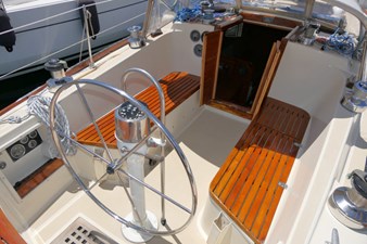 DAWNSEA 30 Cockpit Port Fwd
