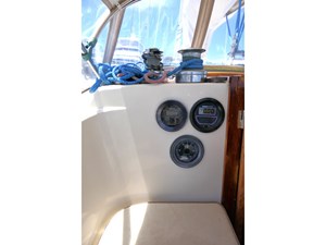 DAWNSEA 33 Cockpit Bulkhead Port