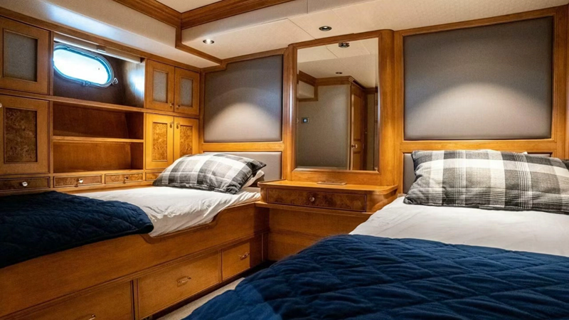 DOZER - Yacht in vendita