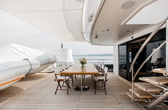 Bering 145 14 UD_BoatDeck_2-min